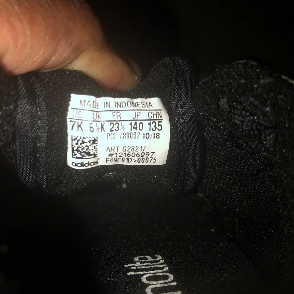 NWOT Adidas Continental 80’s